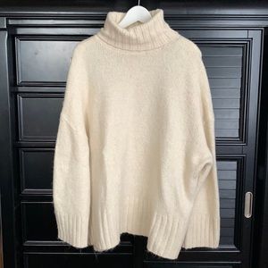 Cream Oversized H&M Turtleneck Sweater